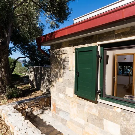 Cast La Vie Villa Okrug Gornji